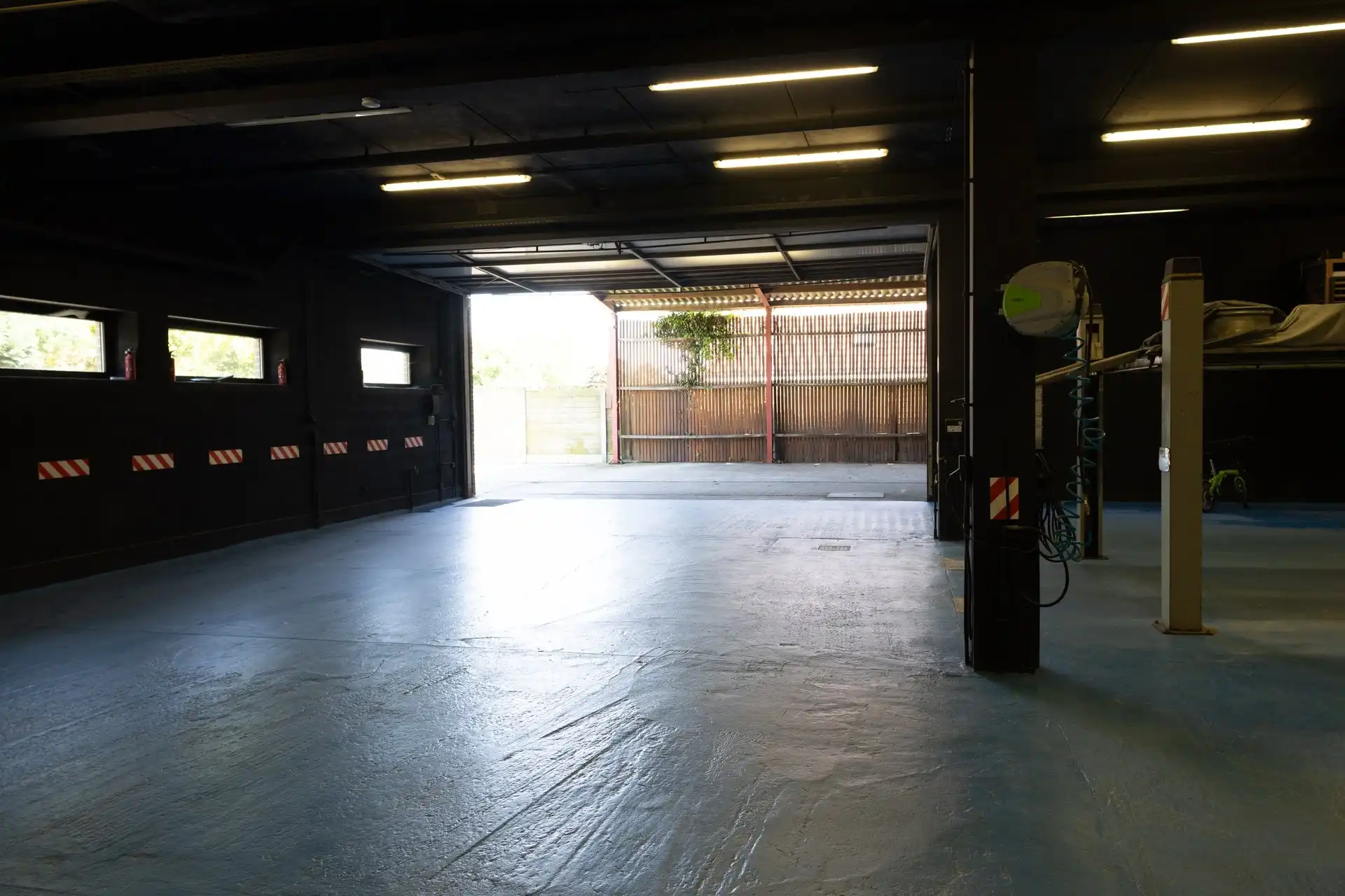 Veelzijdig handelspand met toonzaal, atelier en ruime woonst te Okegem foto 12