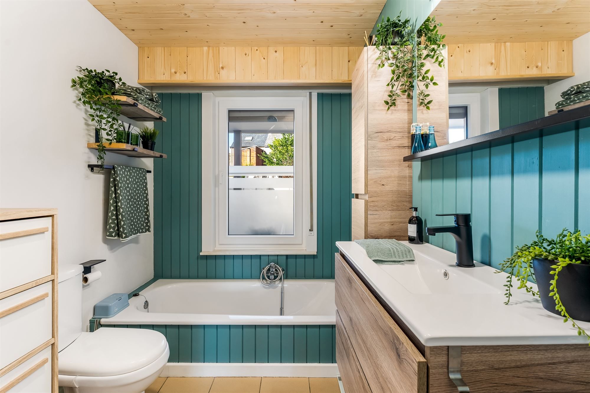 GOED GELEGEN OPBRENGSTEIGENDOM MET 2 APPARTEMENTEN foto 14