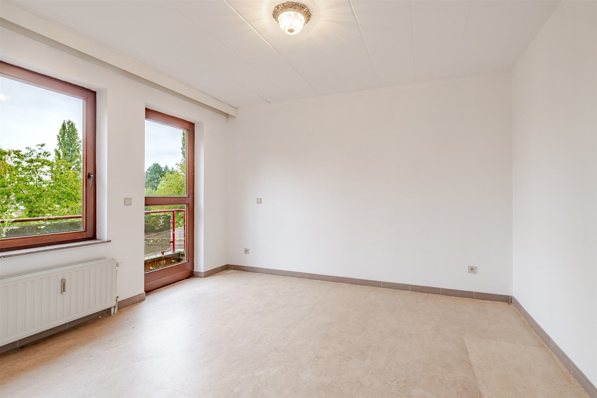 Opbrengsteigendom bestaande uit 6 ruime appartementen + 32 garageboxen foto 7