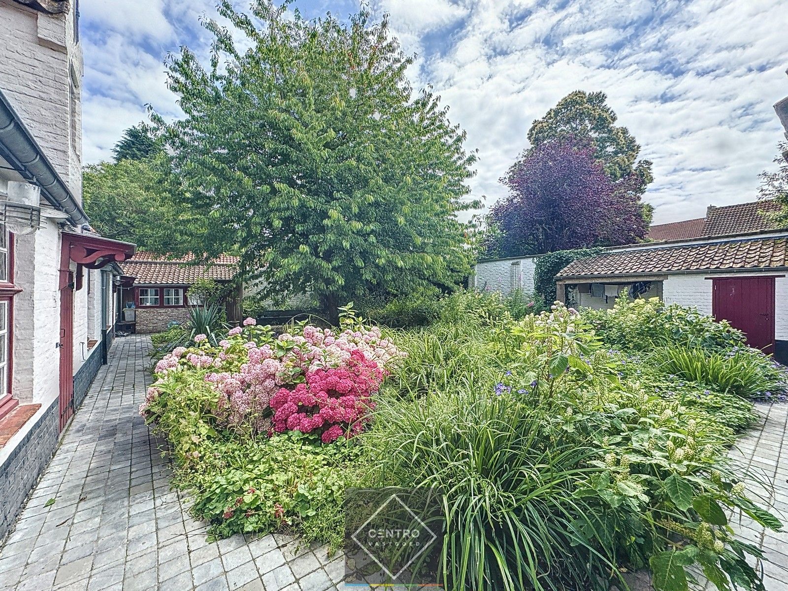 Ruim APPARTEMENT (235m2) met 5 slpkms, 2 badkms, openbare TUIN om de hoek en ZONNETERRAS met zicht op de Onze Lieve Vrouwe-kerk! In het historisch centrum van Brugge! foto 22