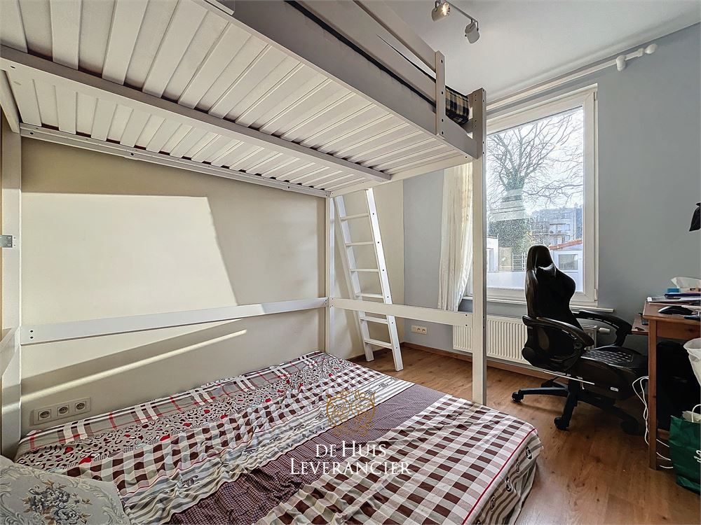 RUIME woning te koop (8 slpks, 2 badk) die ook perfect als tweewoonst kan dienen foto 21