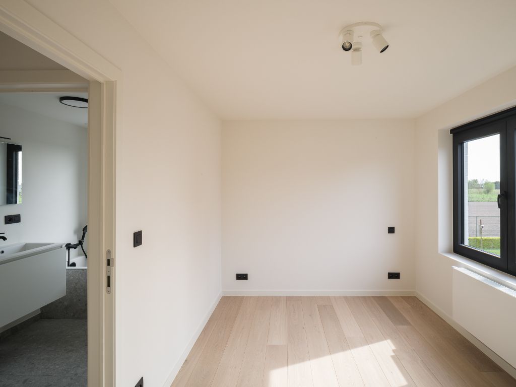 Hoogwaardig gerenoveerde gezinswoning met 4 slaapkamers en landelijke zichten – nabij station Hansbeke foto 15