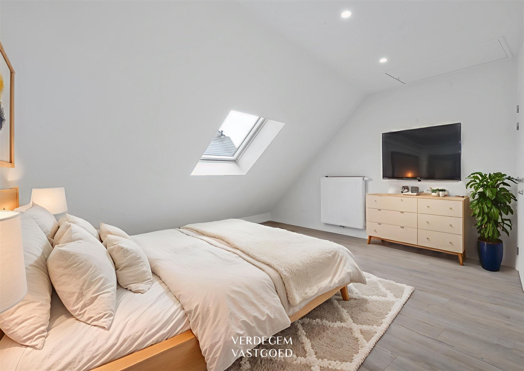 Volledig gerenoveerde woning met 3 slaapkamers, EPC A en buitenplek foto 11