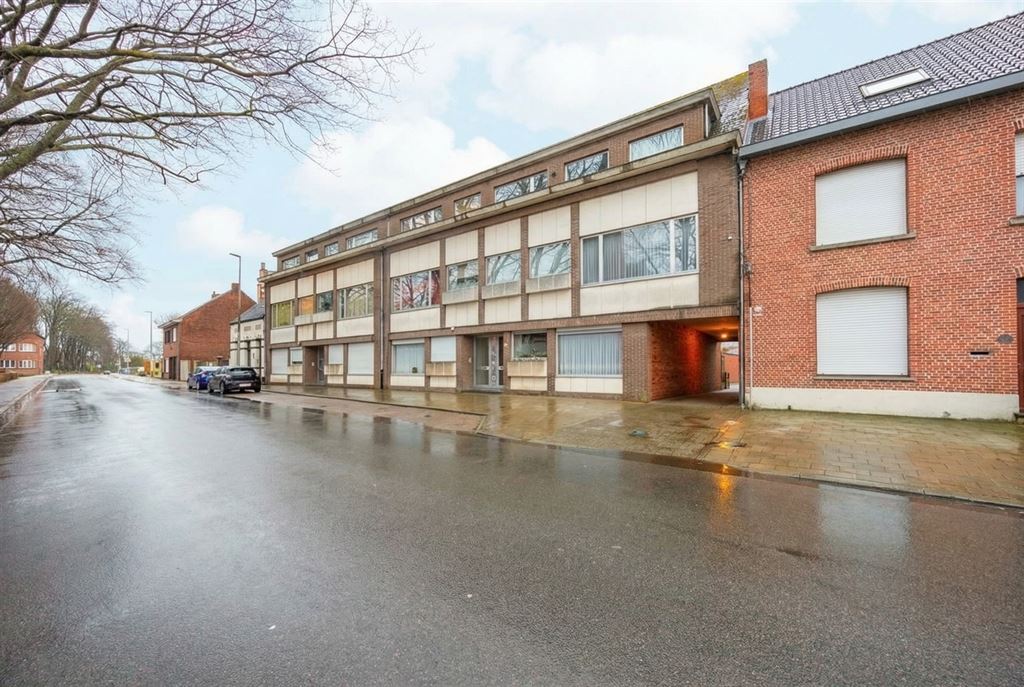 Op te frissen appartement met groot zonnig terras  foto 14