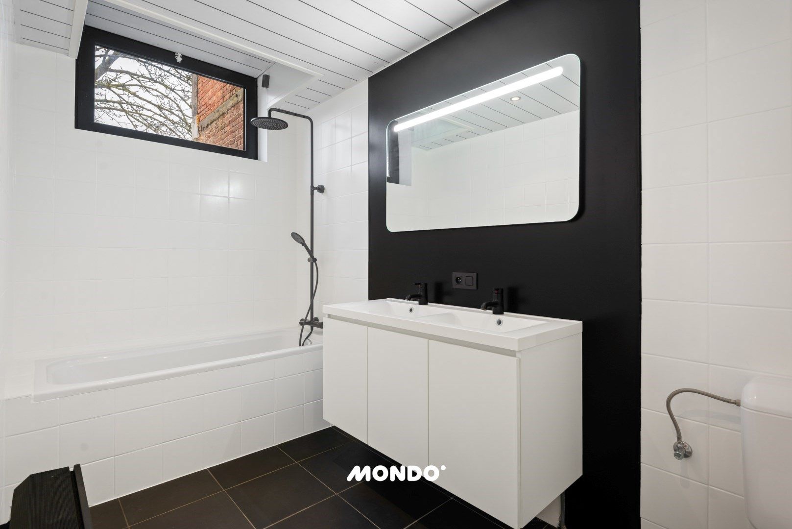 Unieke Loftwoning in Berchem: Ruimte, luxe en toplocatie foto 9
