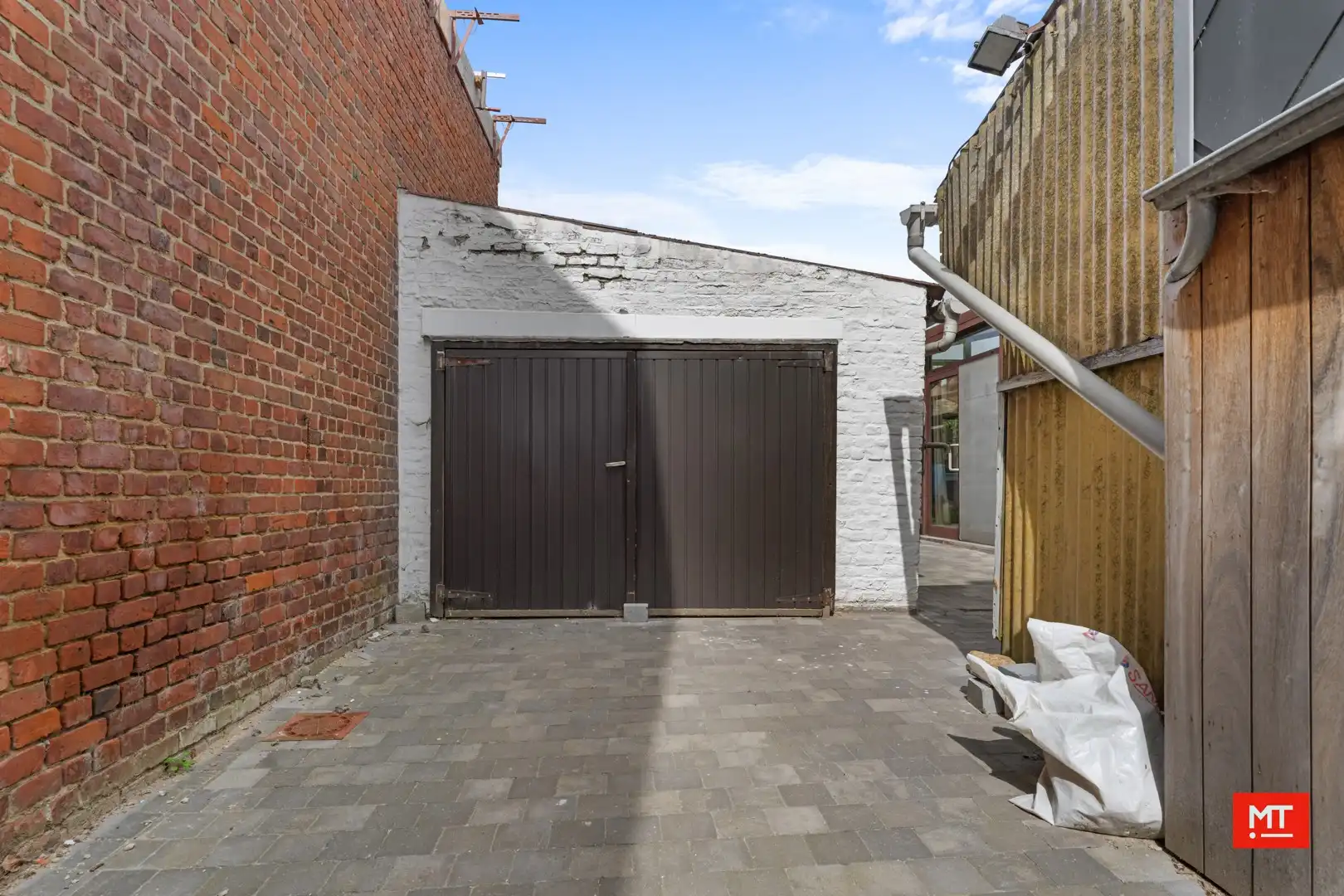 Te renoveren halfopen woning met 3 slaapkamers, Westgerichte tuin en garage op een rustige locatie in Beselare foto 16