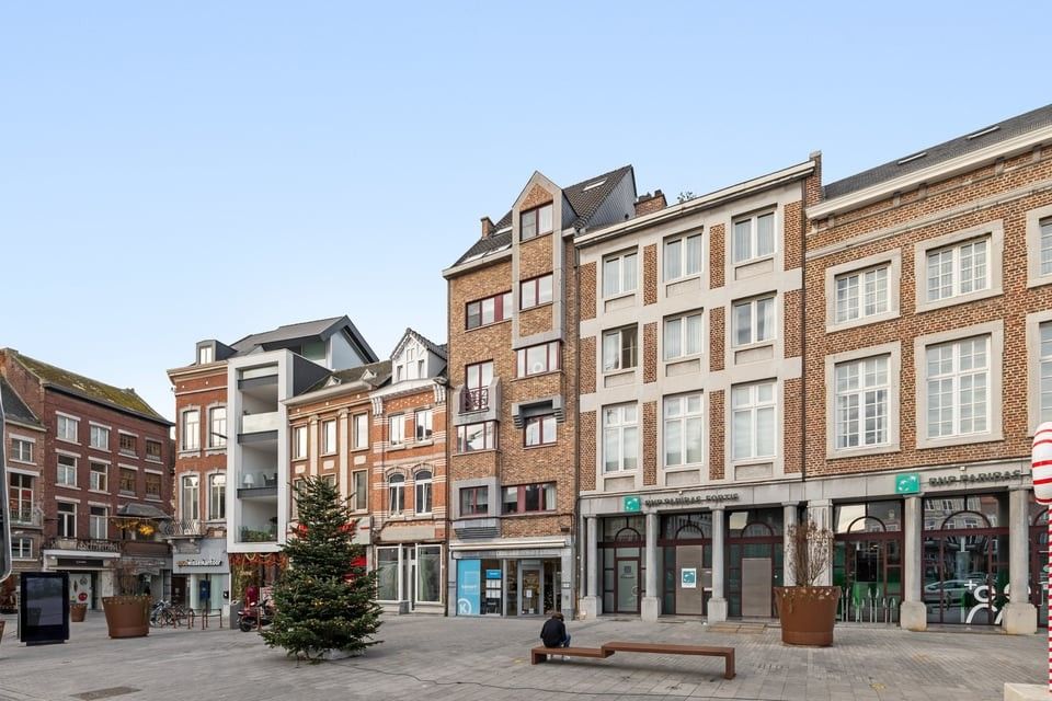 TWEE SLAAPKAMER APPARTEMENT OP DE GROTE MARKT IN SINT-TRUIDEN foto 2