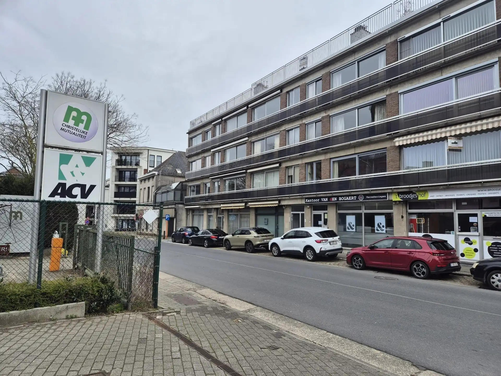 3-slaapkamer appartement met zeer grote terras huur in het centrum van Wetteren. foto 25