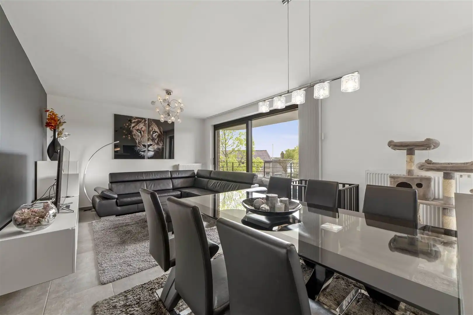 TE KOOP: Modern 1-slaapkamerappartement met zuidgericht terras te Hasselt! foto 2