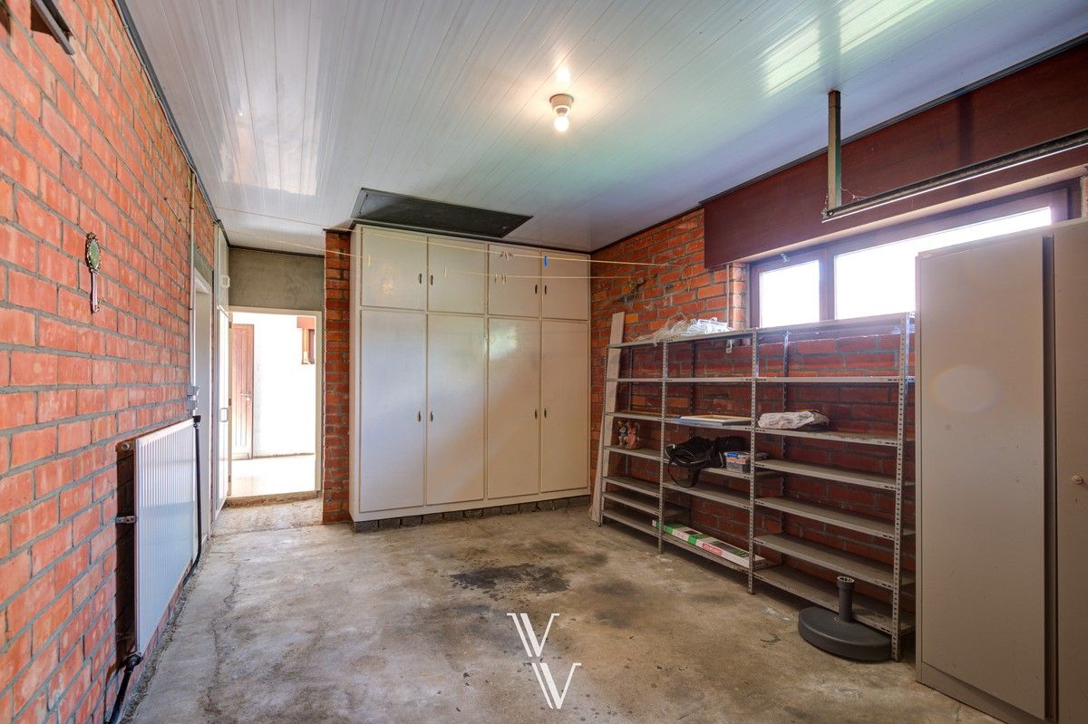 Mooi te renoveren landhuis met 3 slpk foto 19
