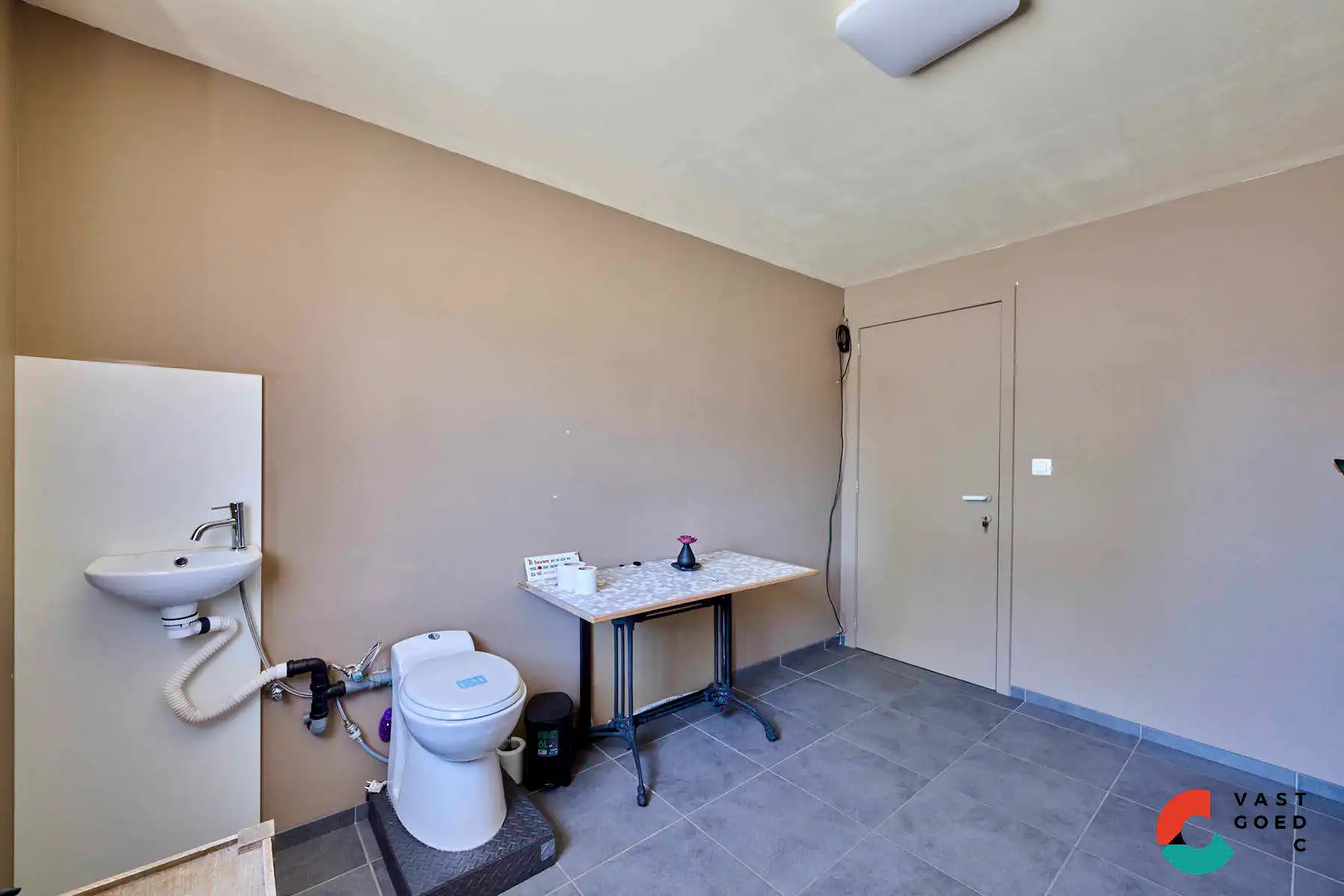 Karaktervolle woning met polyvalente handelsruimte en een authentieke uitstraling. foto 9
