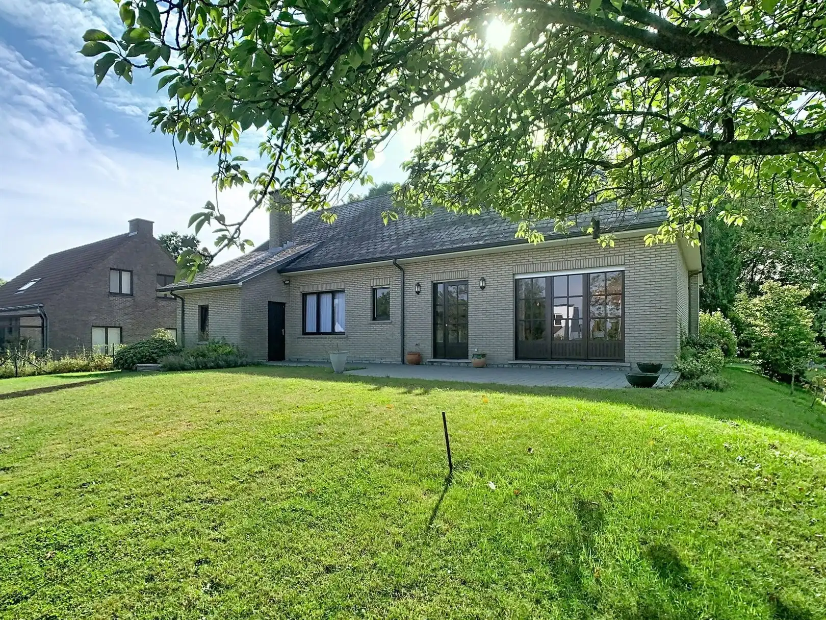 Ruime bungalow/villa met 3 slaapkamers  foto 3