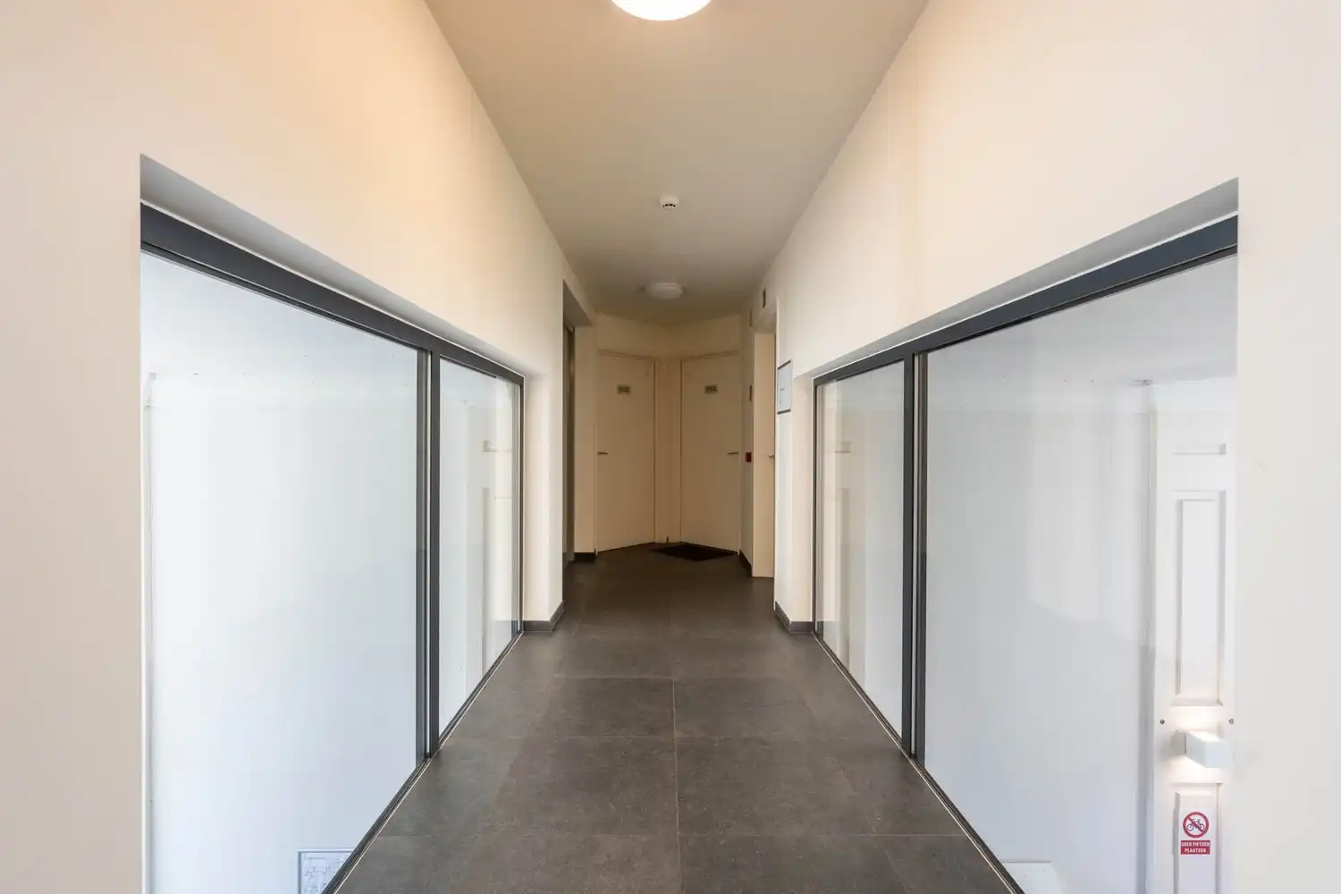 Recente studentenkamer met eigen sanitair in het luxueuze Ramberghof te centrum Leuven! foto 5