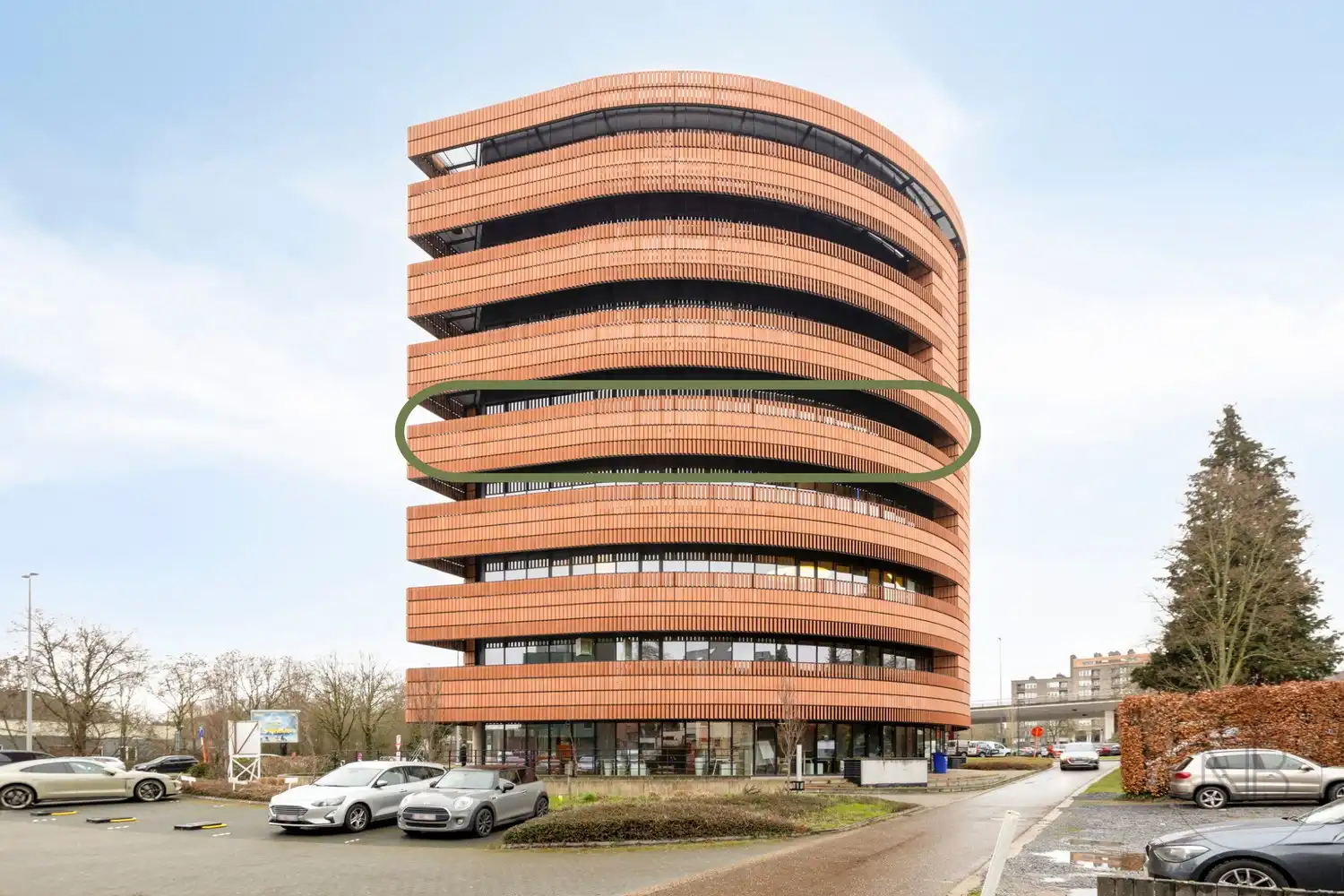 Instapklaar bedrijfsruimte van ca. 420 m² in het Botta-gebouw foto {{pictureIndex}}