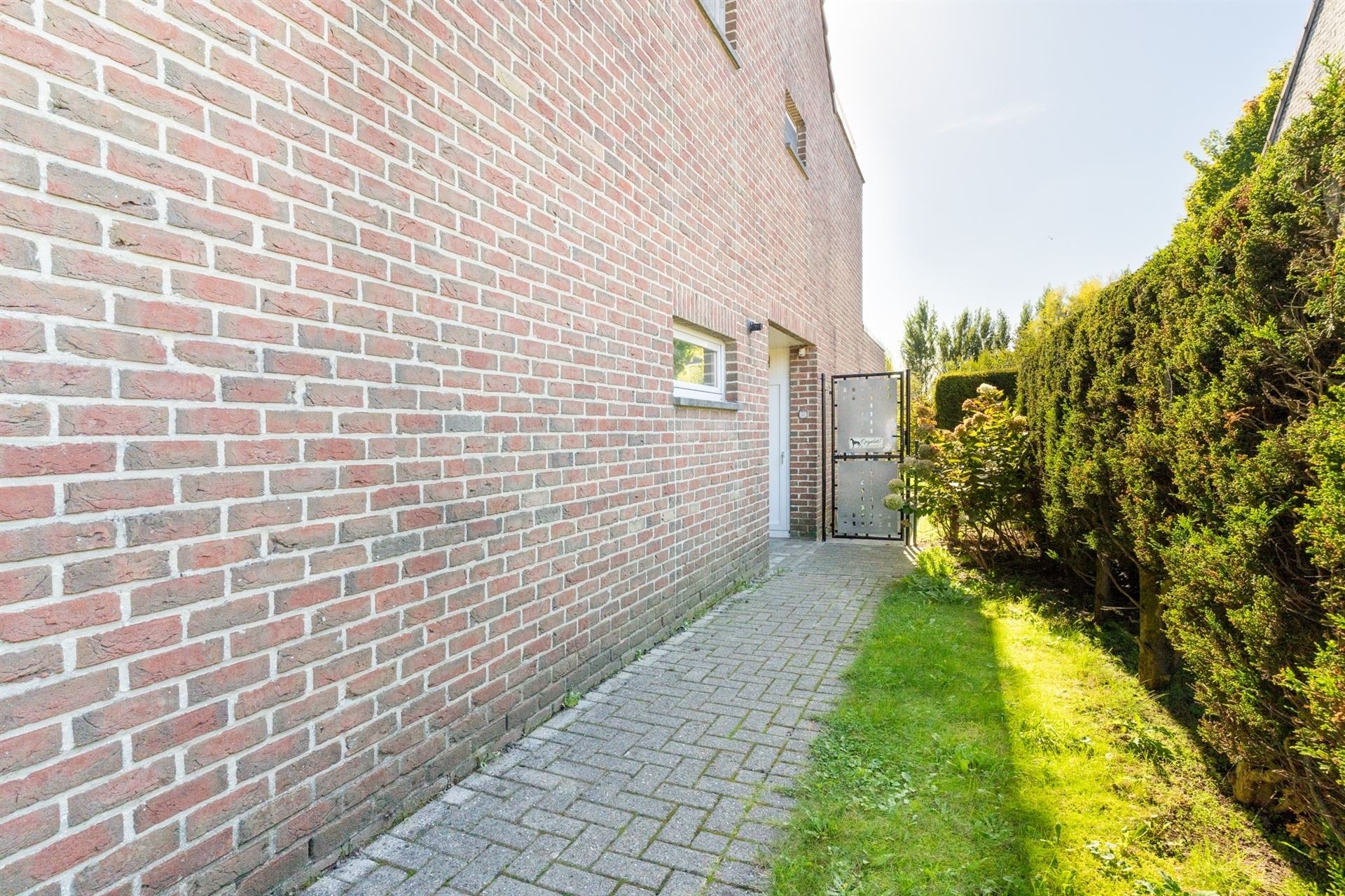 Lichtrijk duplex appartement met 2 slaapkamers, zonneterras & garage in rustige straat. foto 20