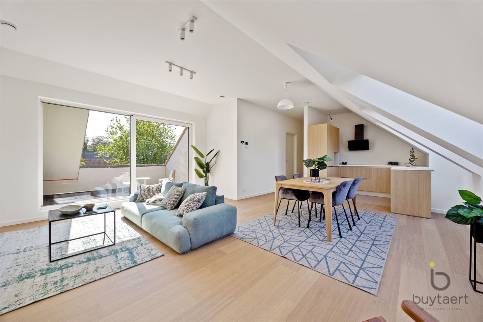 Beleef luxe, comfort en energiezuinigheid in een karaktervolle architectuur. foto 2