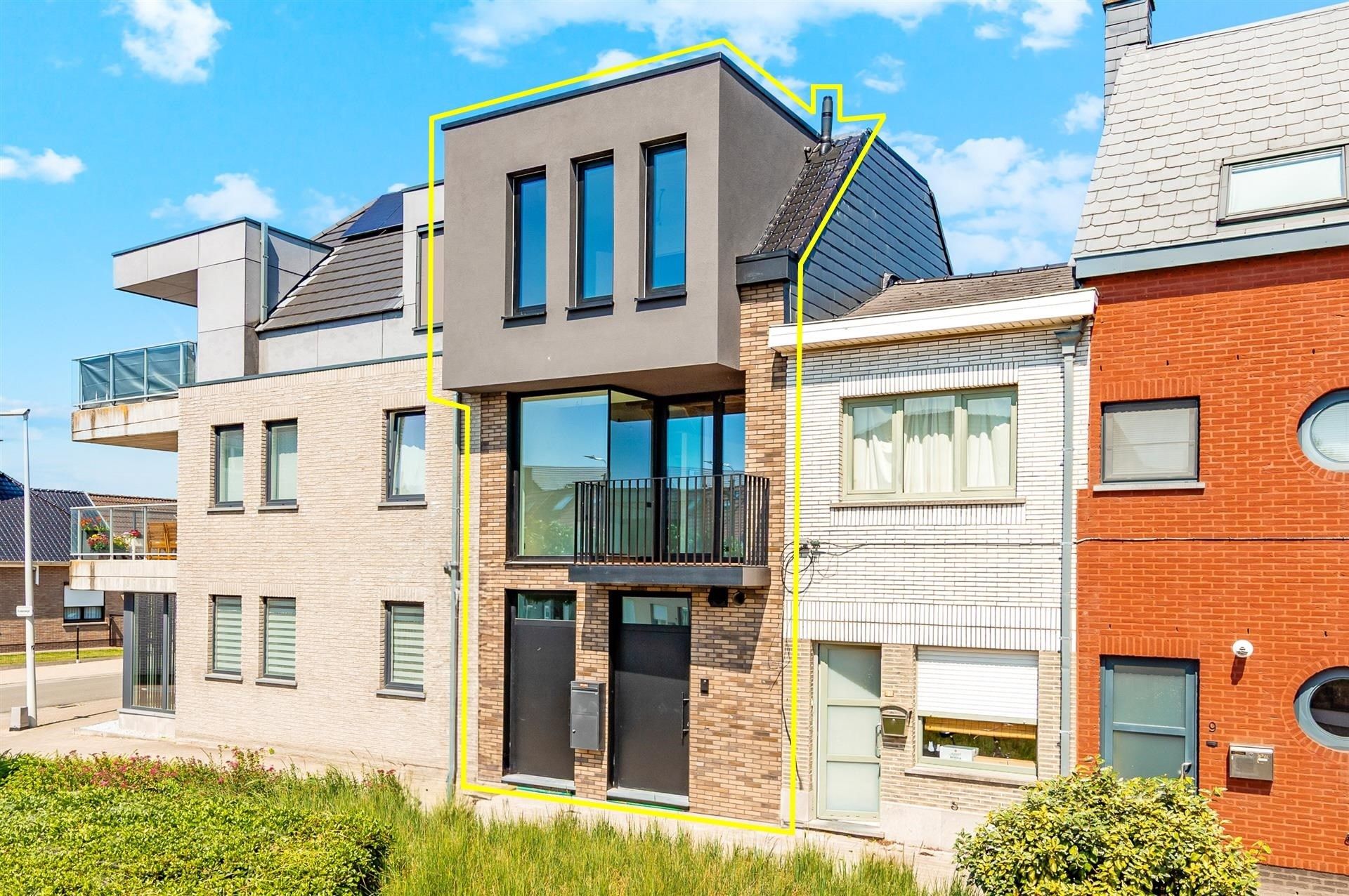 Unieke nieuwbouwwoning op gunstige ligging foto {{pictureIndex}}