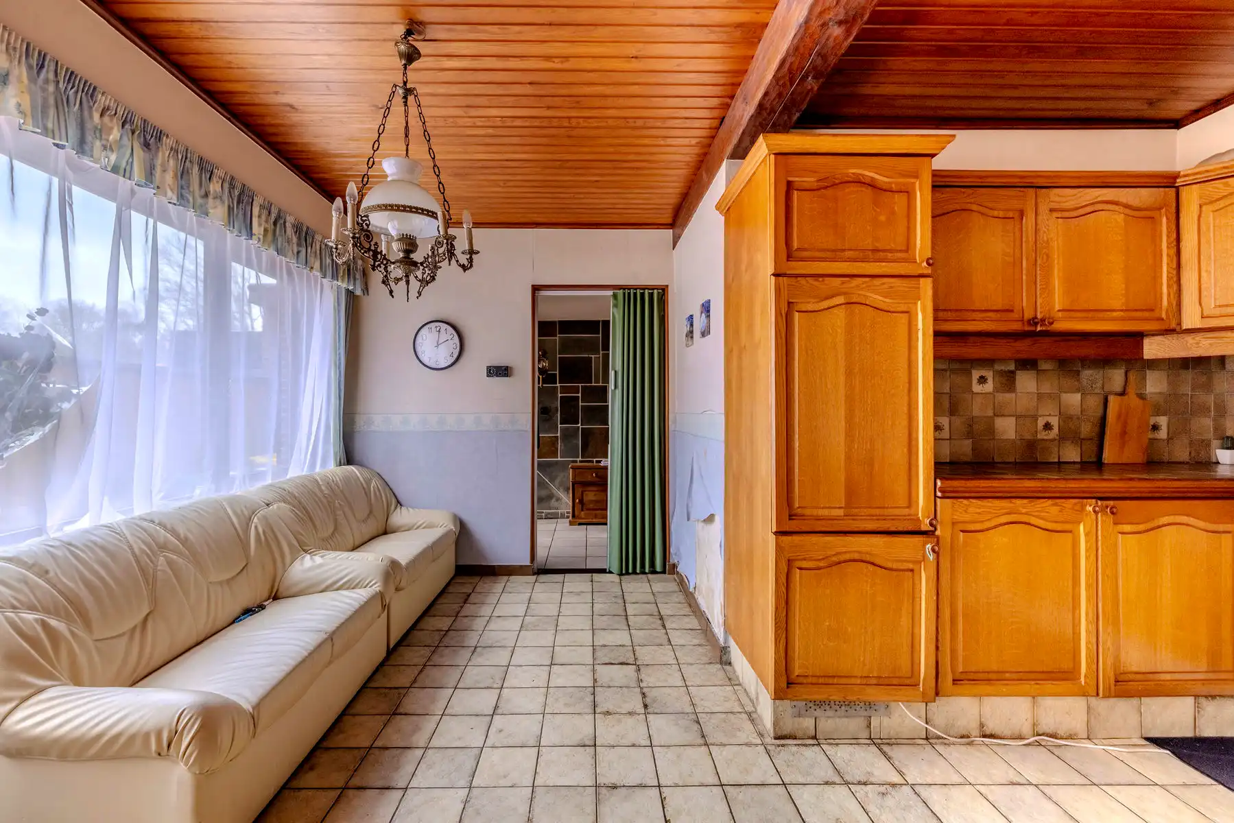 HOB met 3/4 slpk, voor- en zijdeur, garage en tuin op 702m² foto 9