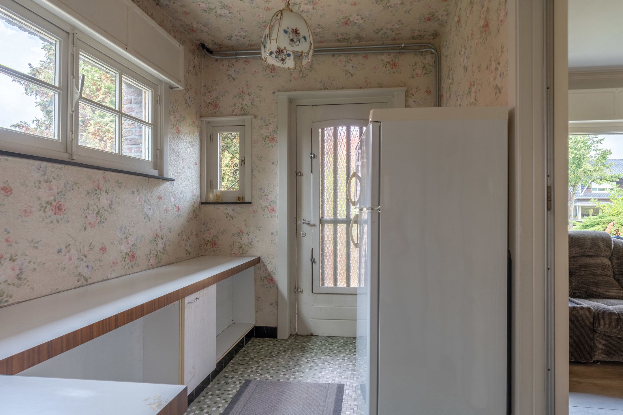 Te renoveren gezinswoning (196m²) op perceel van 1.943m². foto 11