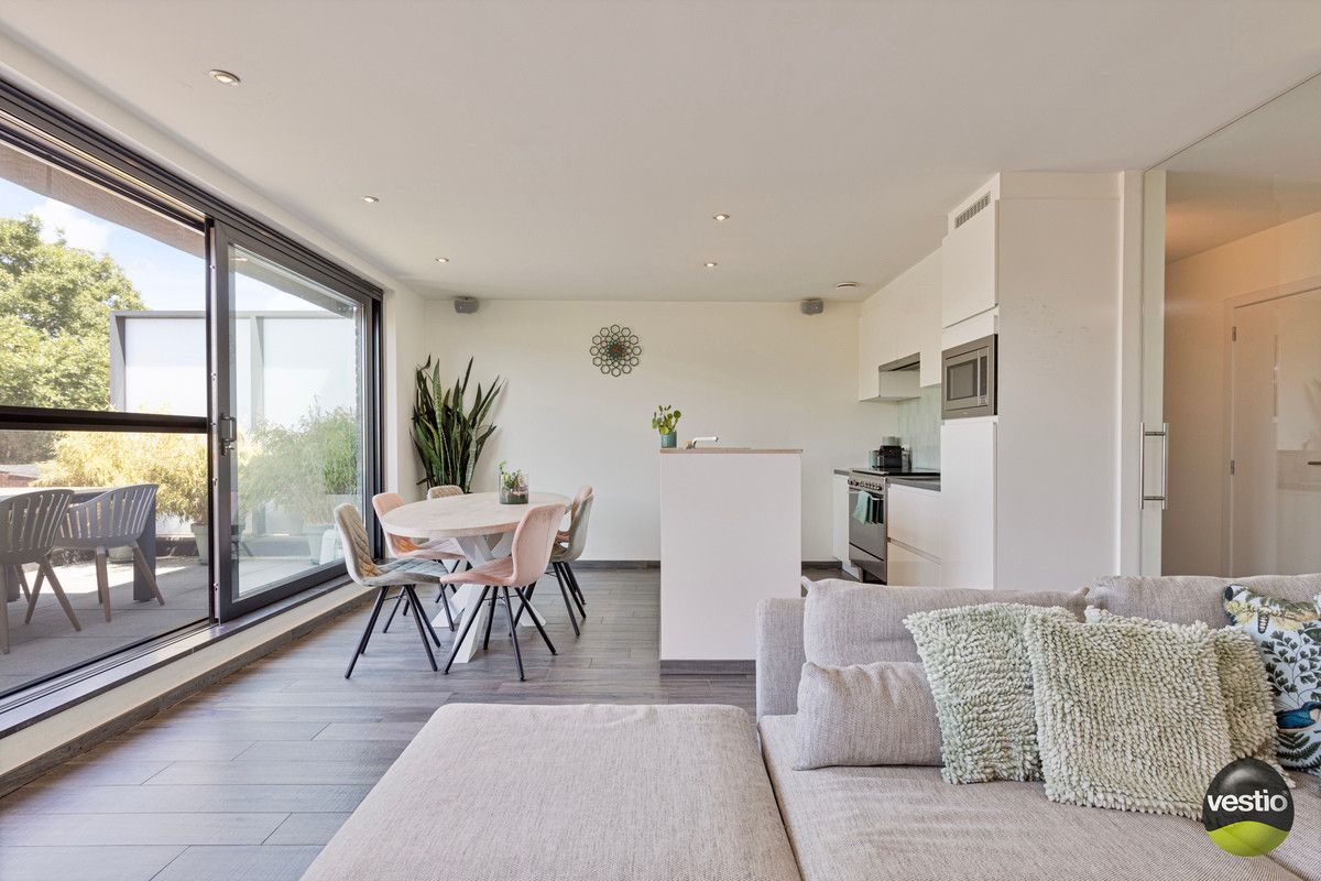 FLEXIBEL DUPLEX APPARTEMENT VAN 183M² MET 5 SLAAPKAMERS MET ZORG- EN WOONOPLOSSING NABIJ CENTRUM TONGEREN. foto 9