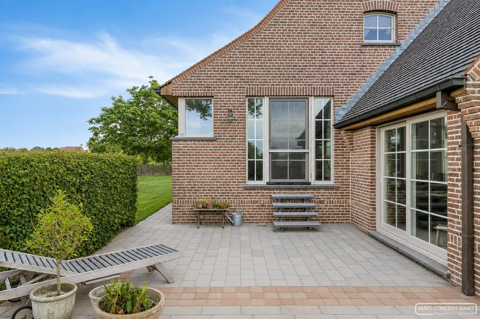 Uitzonderlijk gelegen villa met polyvalent bijgebouw op 3500 m², omringd door groen en landerijen foto 11