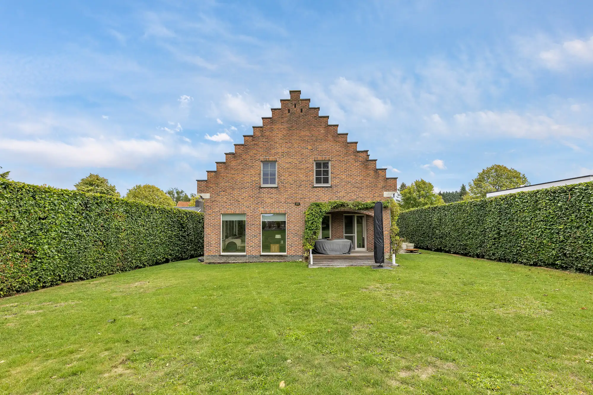 Instapklare, goed onderhouden villa op gunstige locatie foto 7