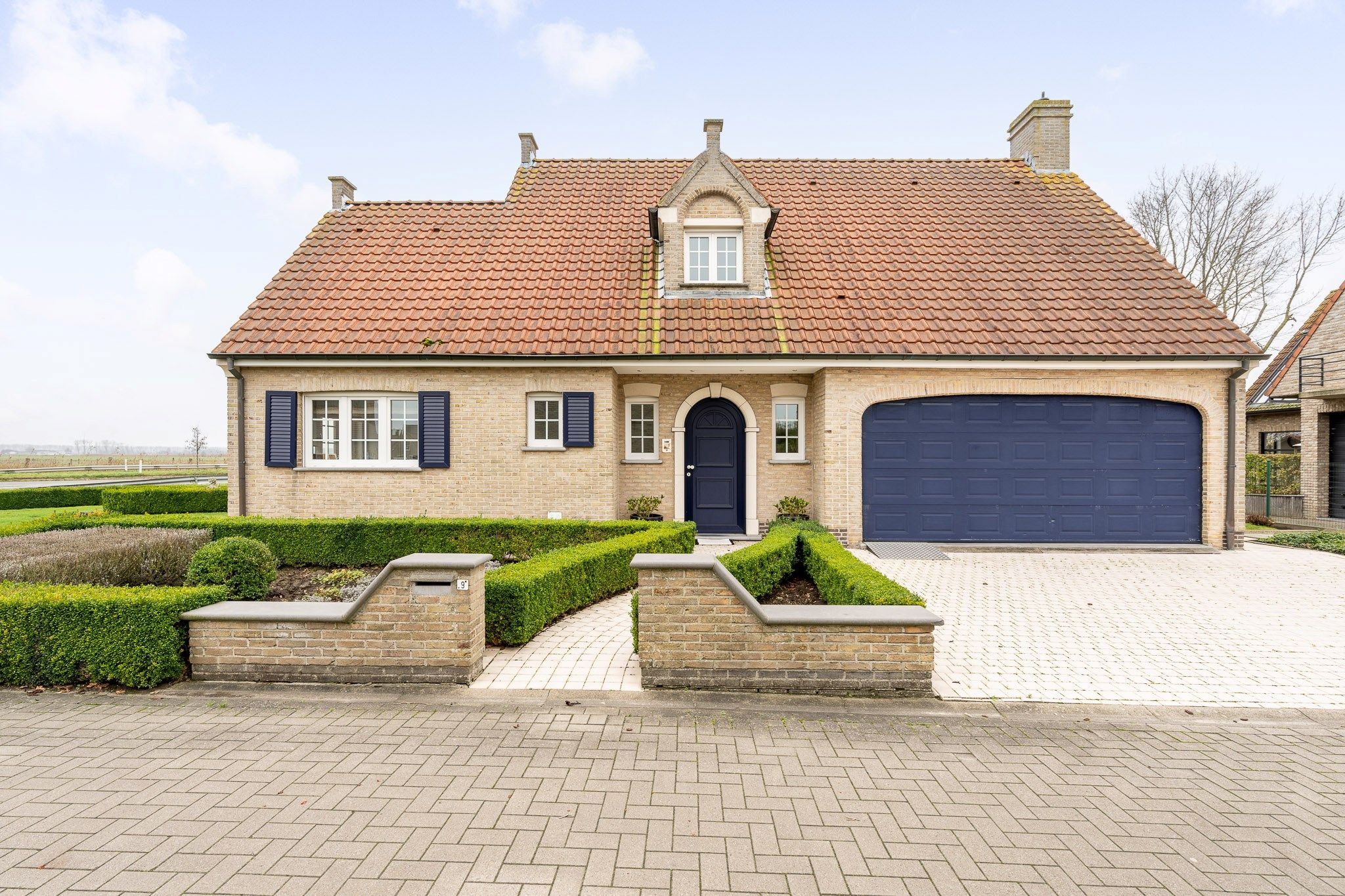 Instapklare en alleenstaande villa op 970 m² te Knokke-Heist. foto 3