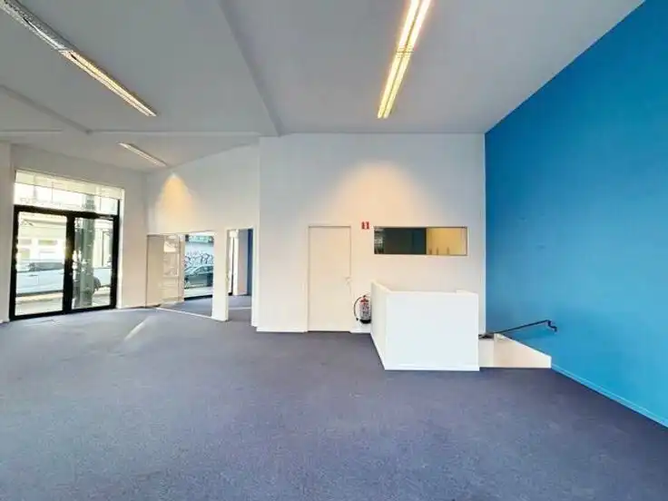 TOP GELEGEN COMMERCIEEL PAND HOEKLOCATIE foto 4