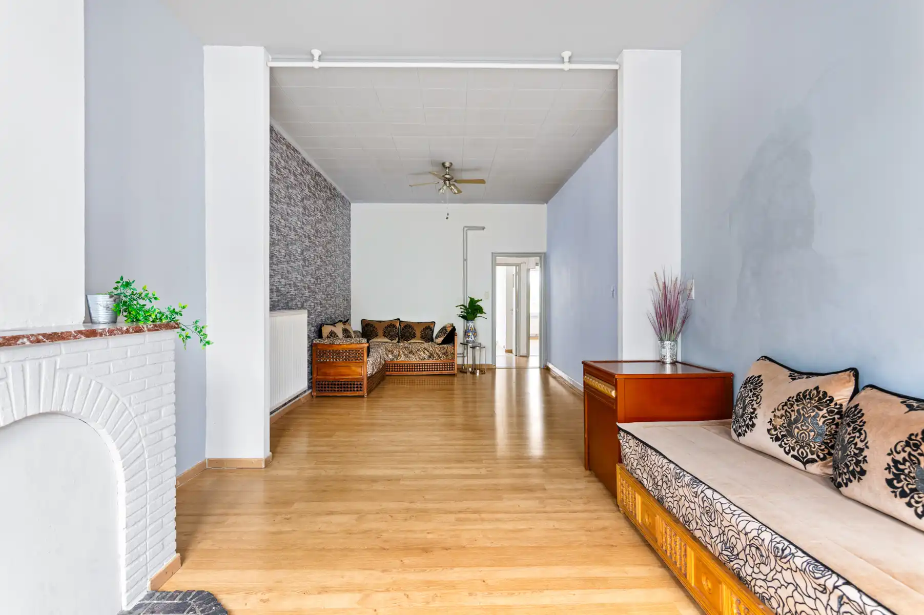 Ruim, centraal gelegen 2 SLK appartement met sterke basis foto 5