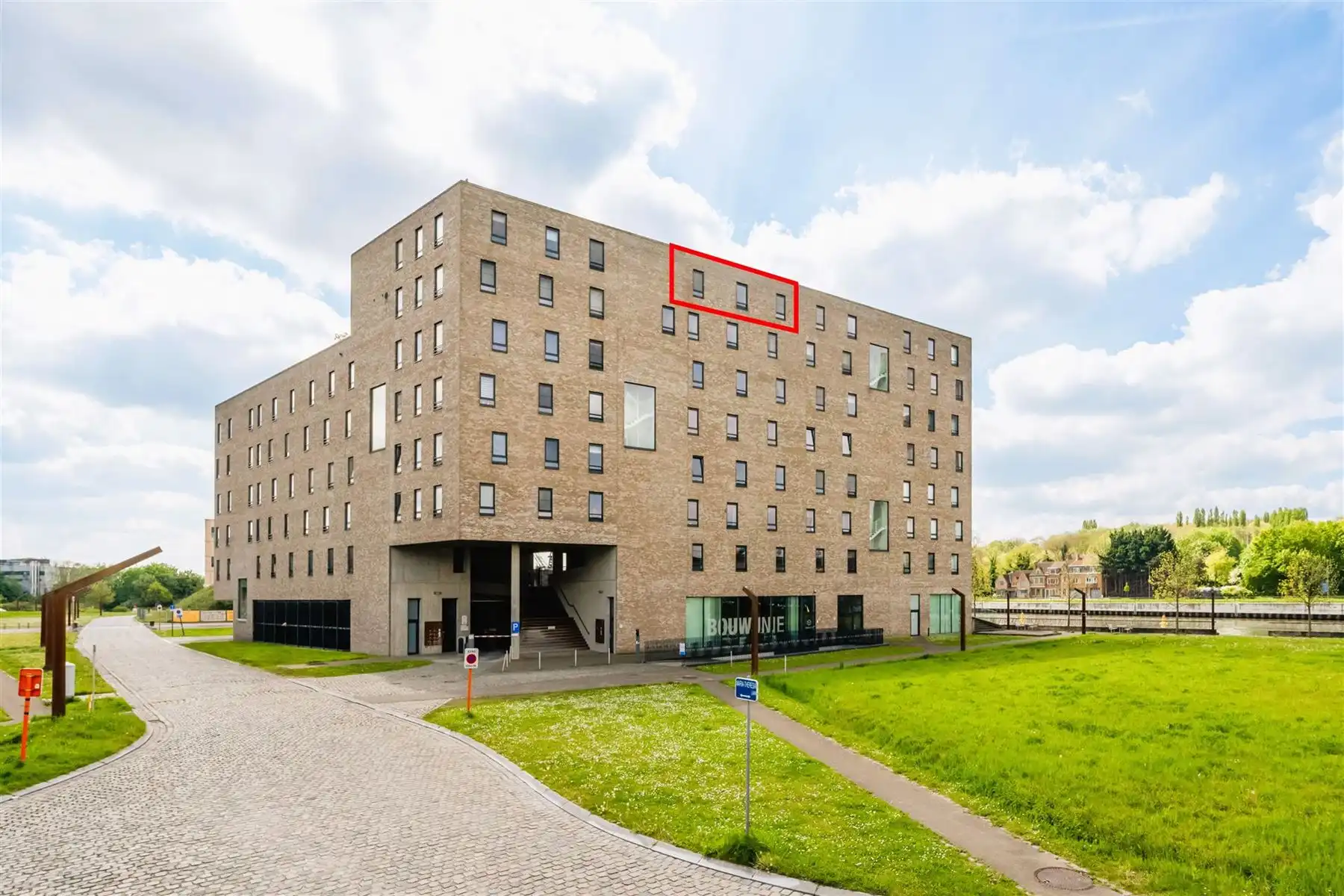 appartement foto {{pictureIndex}}