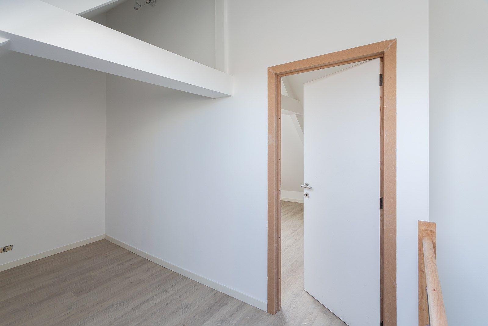 Gerenoveerde woning met 4 slaapkamers foto 20