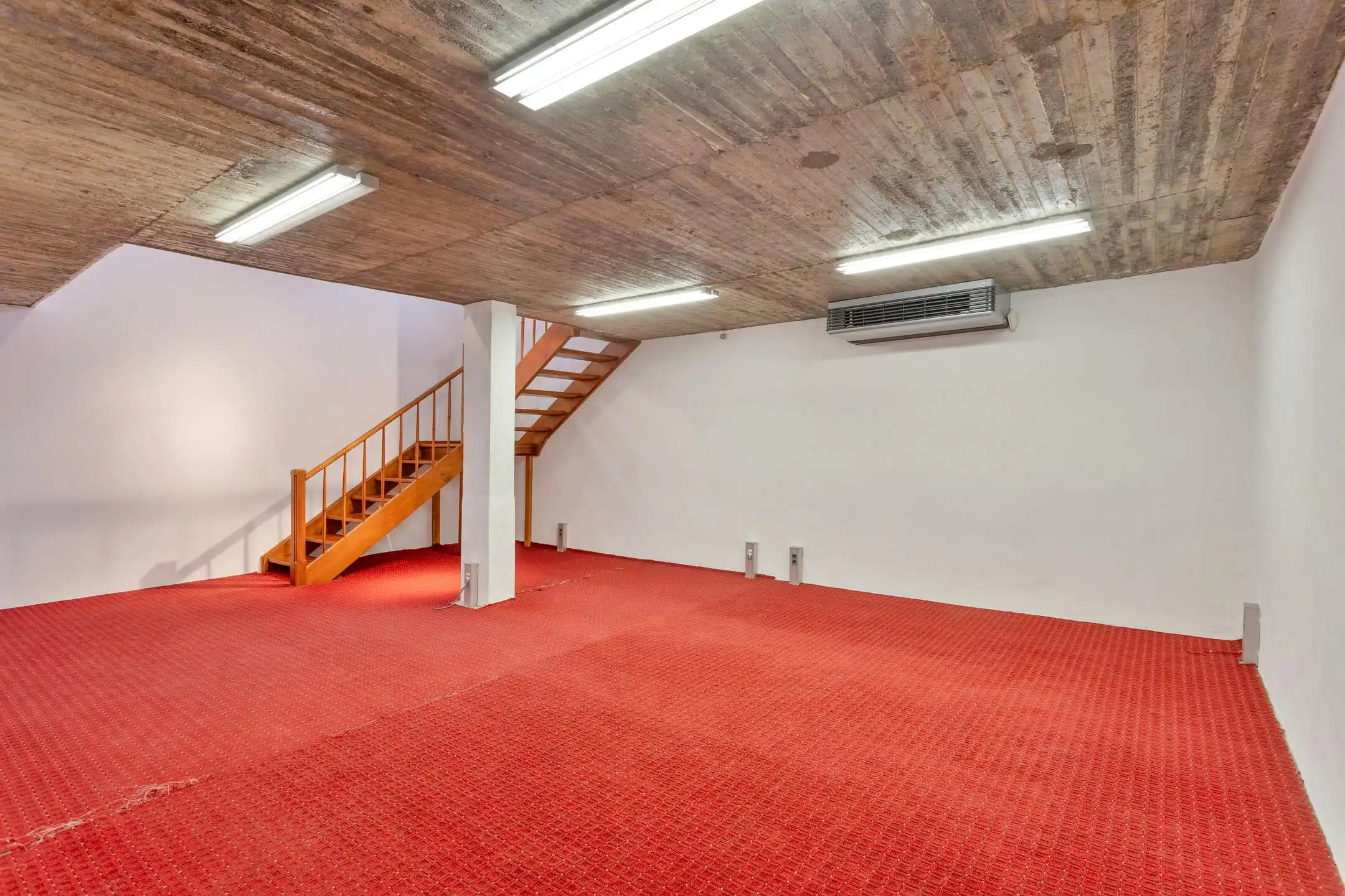 Driegevelwoning met extra studio/kantoor of praktijk, op een toplocatie in het centrum van Grimbergen! foto 20