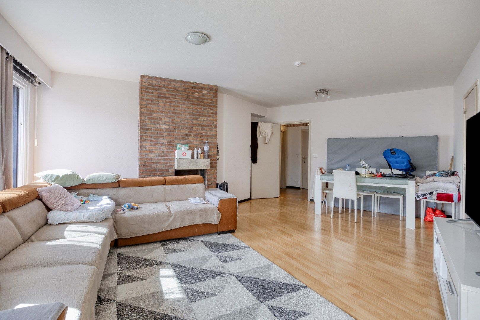 Verzorgd appartement met 2 slpks, gelegen in het centrum van Mol !  foto 3