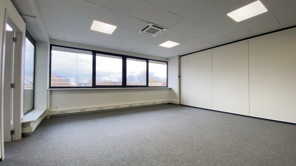 Burelen te huur vlakbij The Loop in Dionysius KMO center in Sint-Denijs-Westrem foto 4