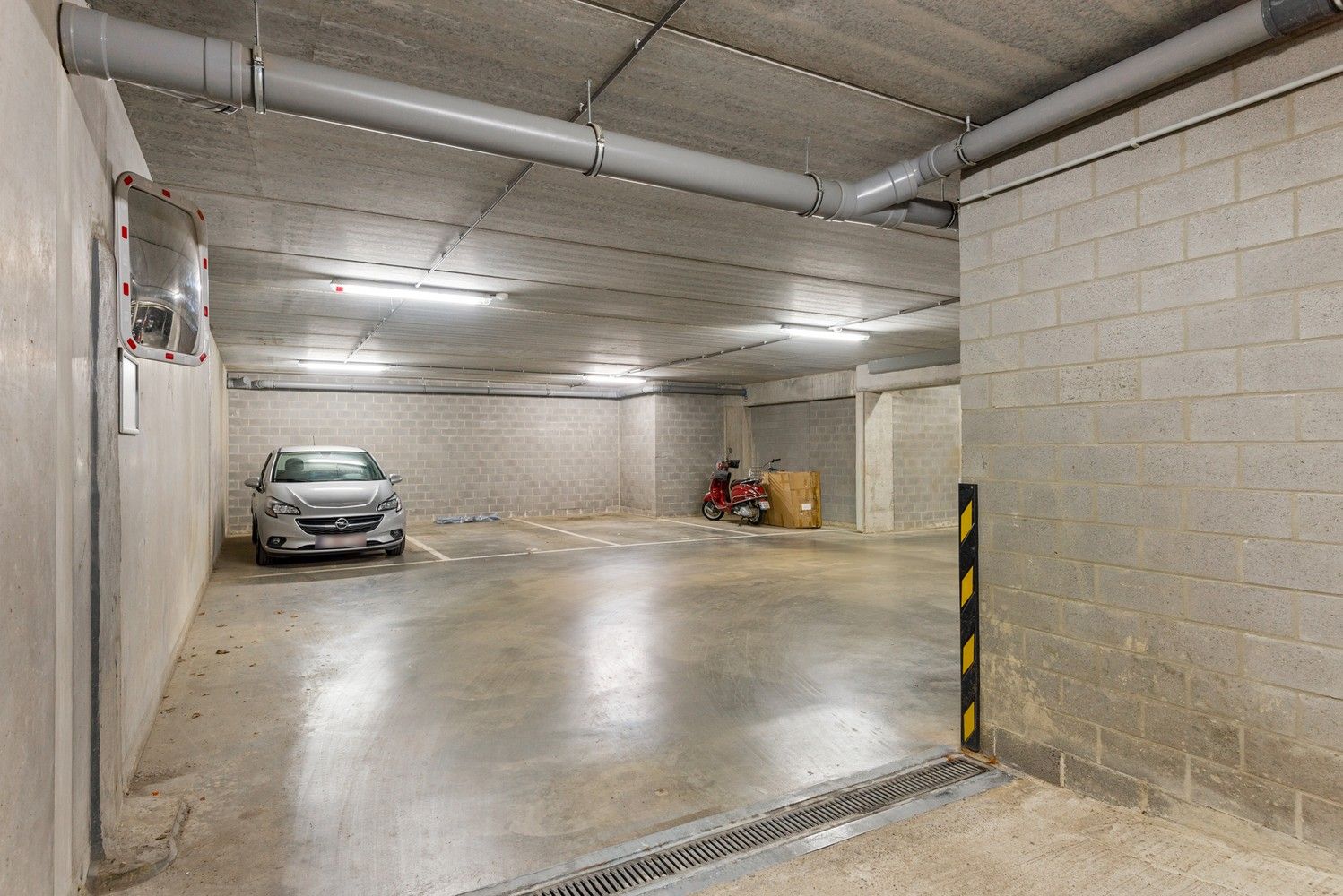 Modern appartement met 2 slaapkamers, terras & autostaanplaats op toplocatie in Lier! foto 3