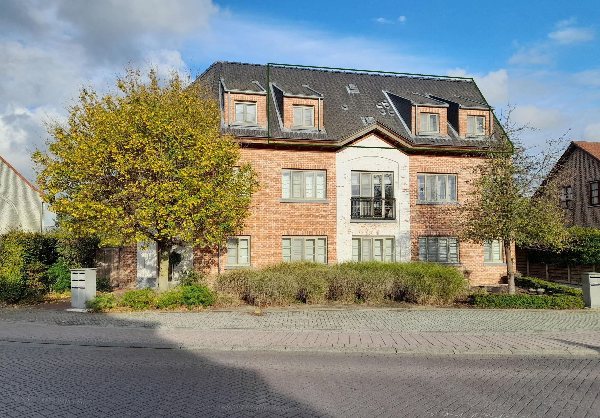 2-slpk-appartement met groot terras, berging en autostaanplaats foto {{pictureIndex}}