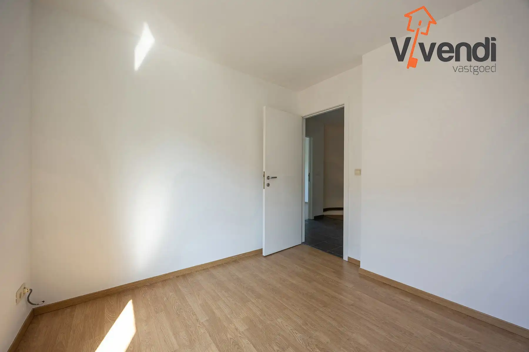 Ruime en lichtrijke duplex met 3 slpk inclusief 1 garagebox! foto 18
