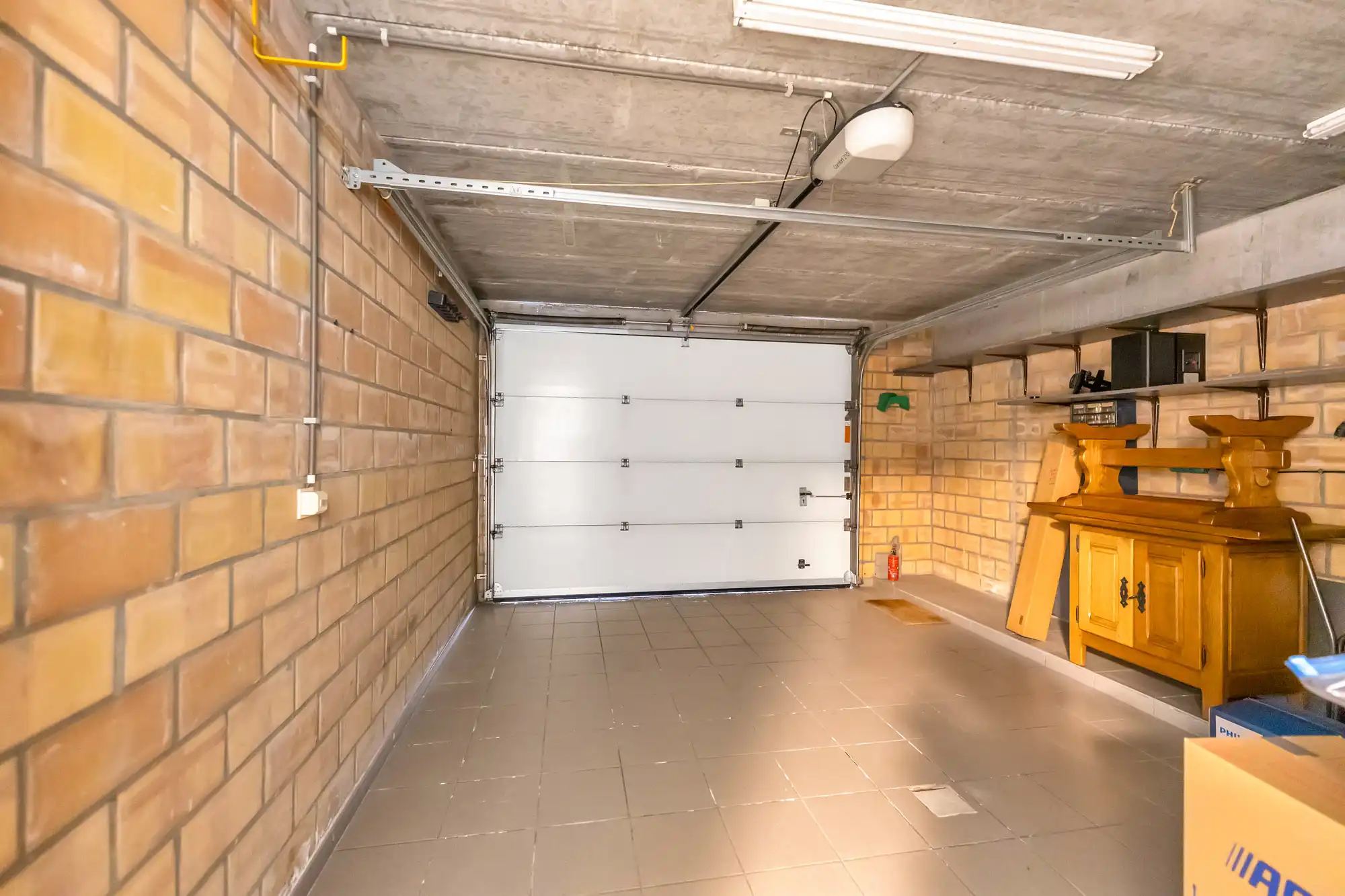 Instapklaar appartement met ruime garage foto 18