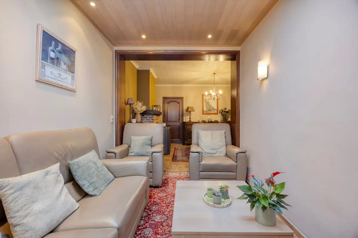 Woning op toplocatie te koop in hartje Harelbeke foto 2