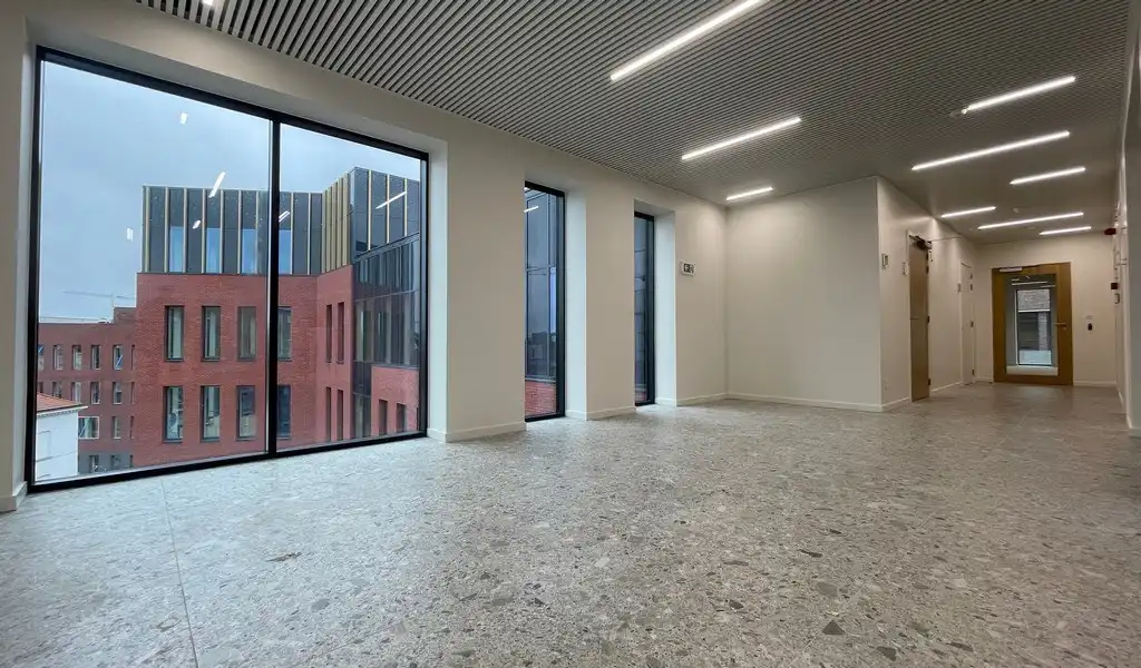 Zuidpoort Mechelen - nieuwbouw kantoren te huur aan station foto 5