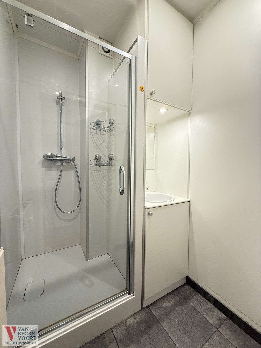 Ruim appartement met 2 slaapkamers foto 8