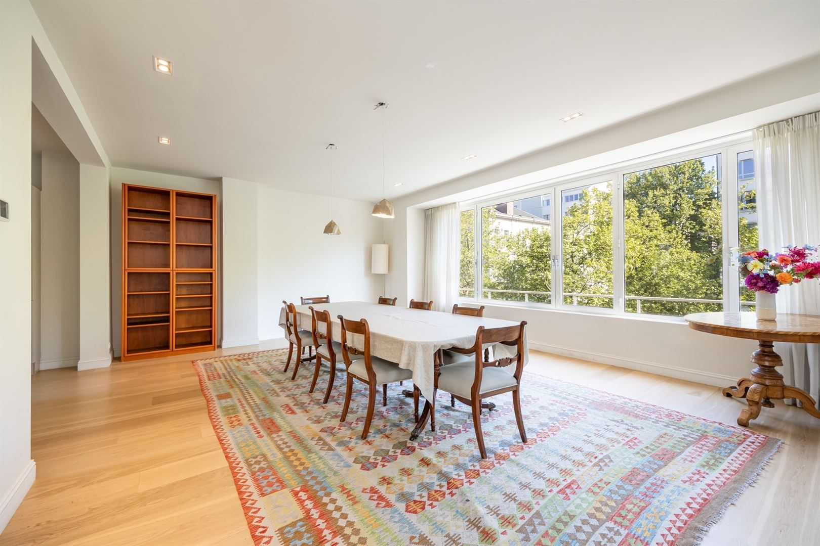 Zeer ruim appartement met 3 slaapkamers op TOP-locatie foto 4