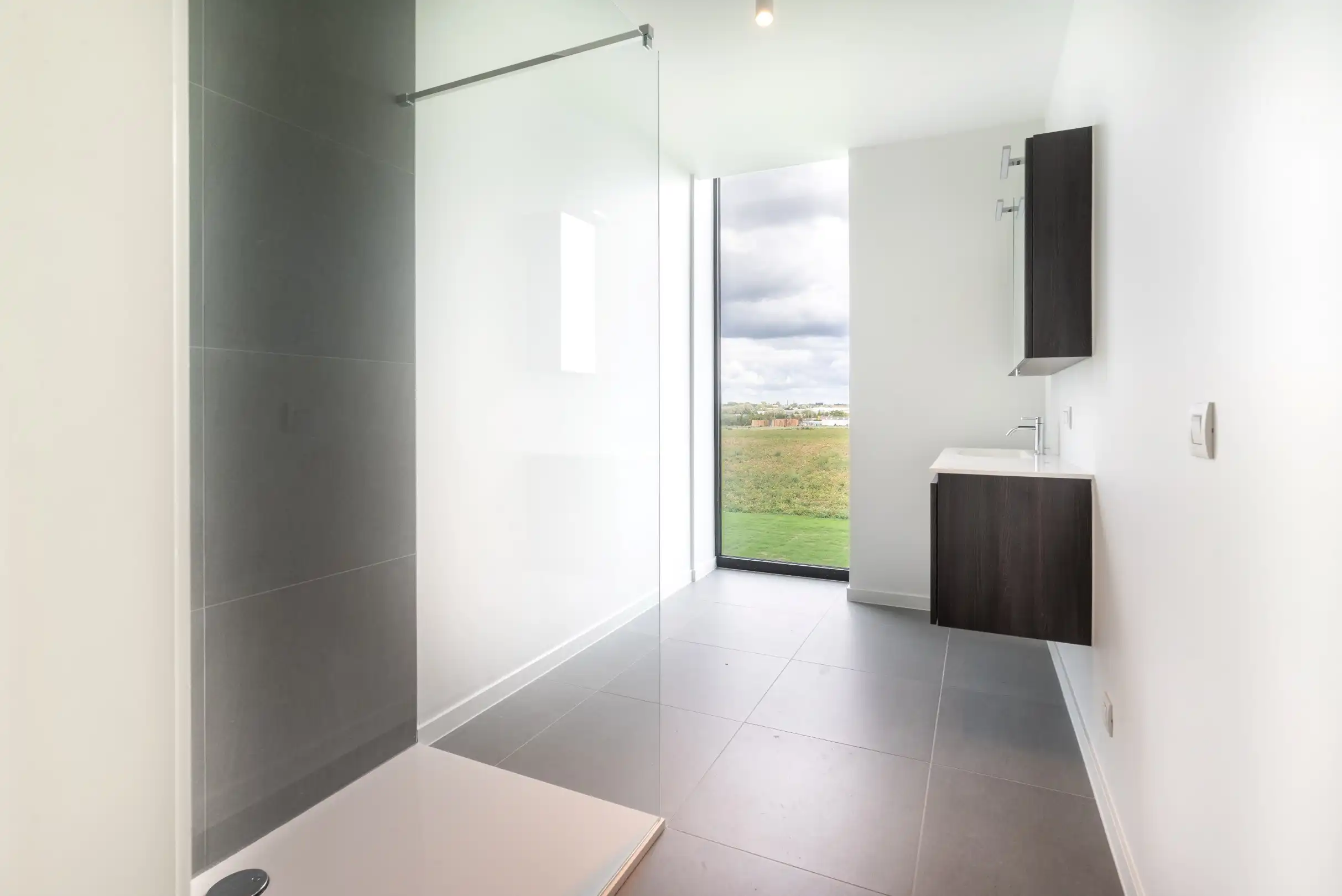 Ruime nieuwbouwwoning op 750 m² met open verzicht. foto 9