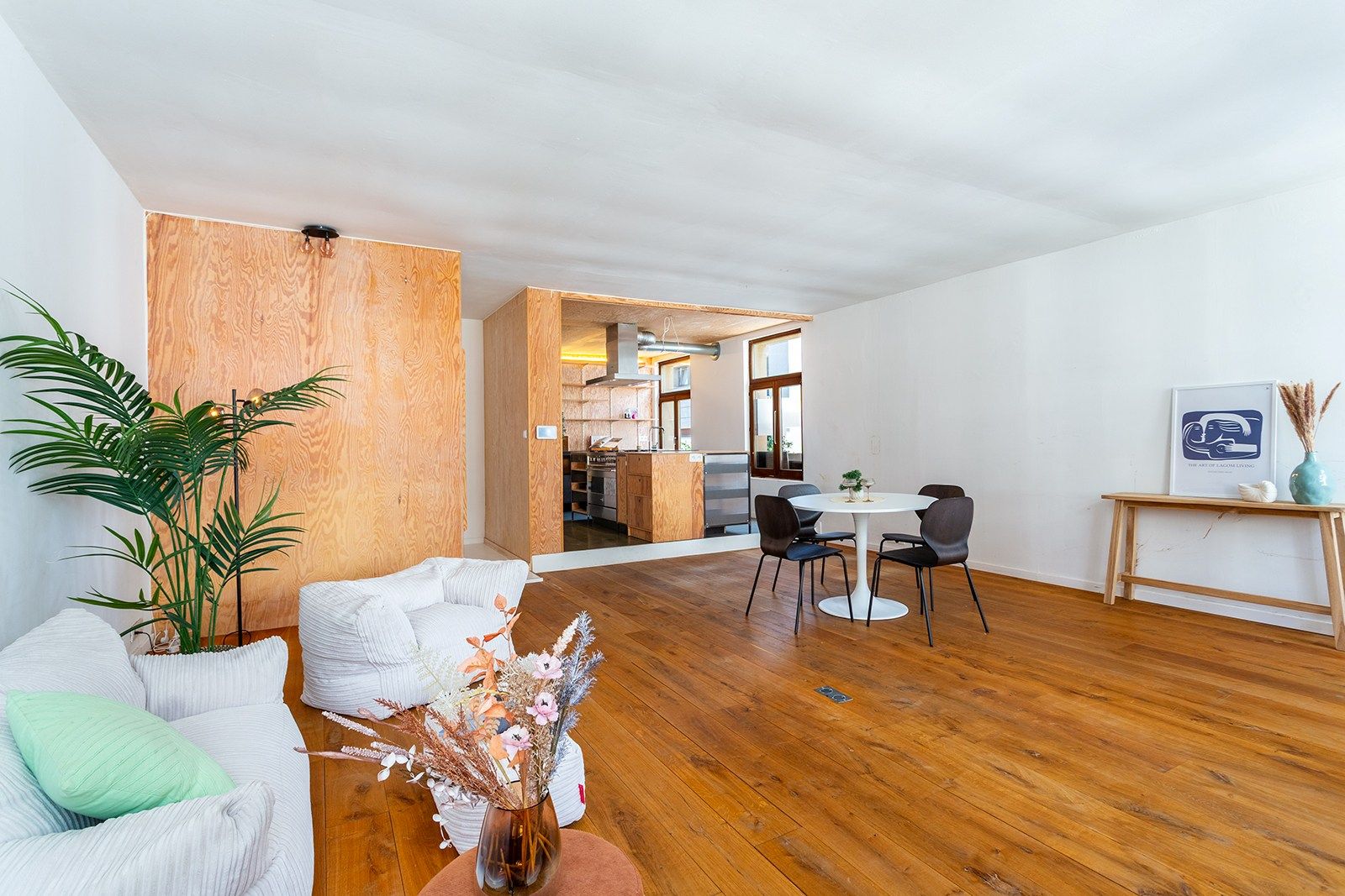 Sfeervolle en instapklare woning met eigentijdse afwerking in Berchem foto 5