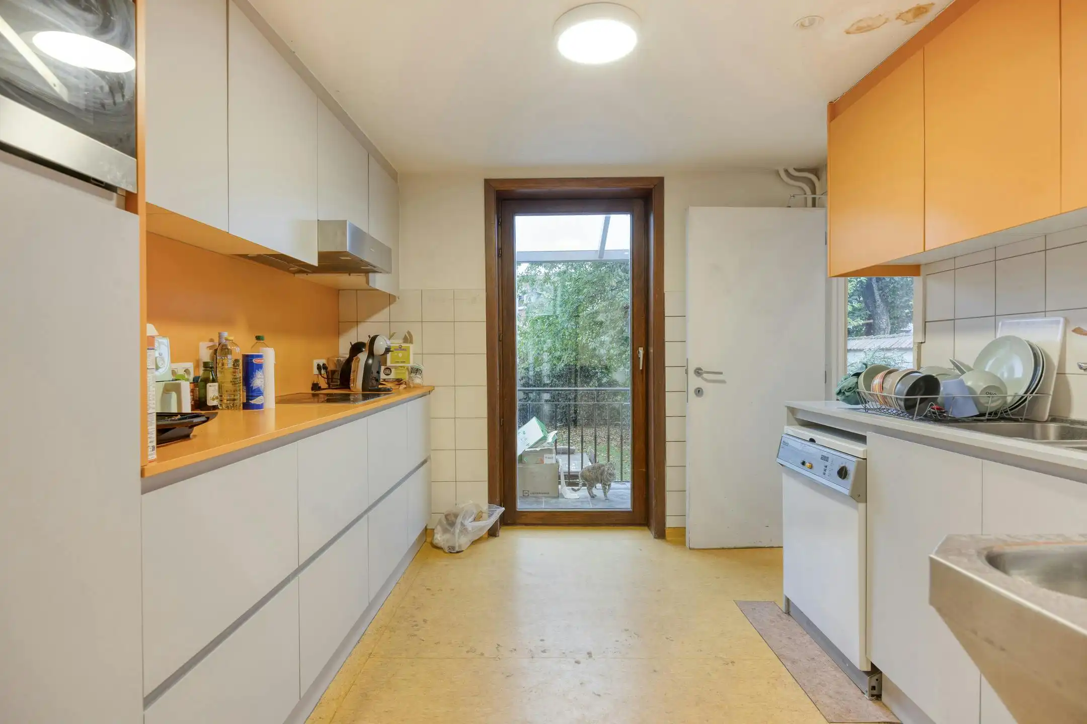 Op te frissen herenhuis met 7 slaapkamers en stadstuin. foto 30