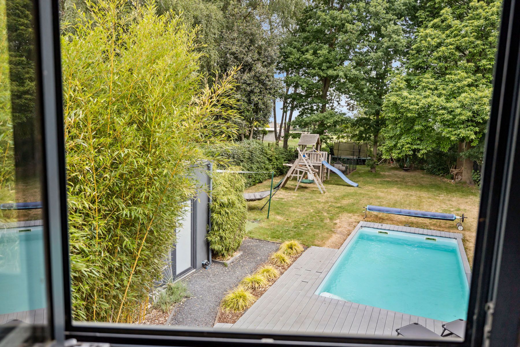 Vrijstaande villa met 4 slpk, zwembad & prachtige badkamer foto 21