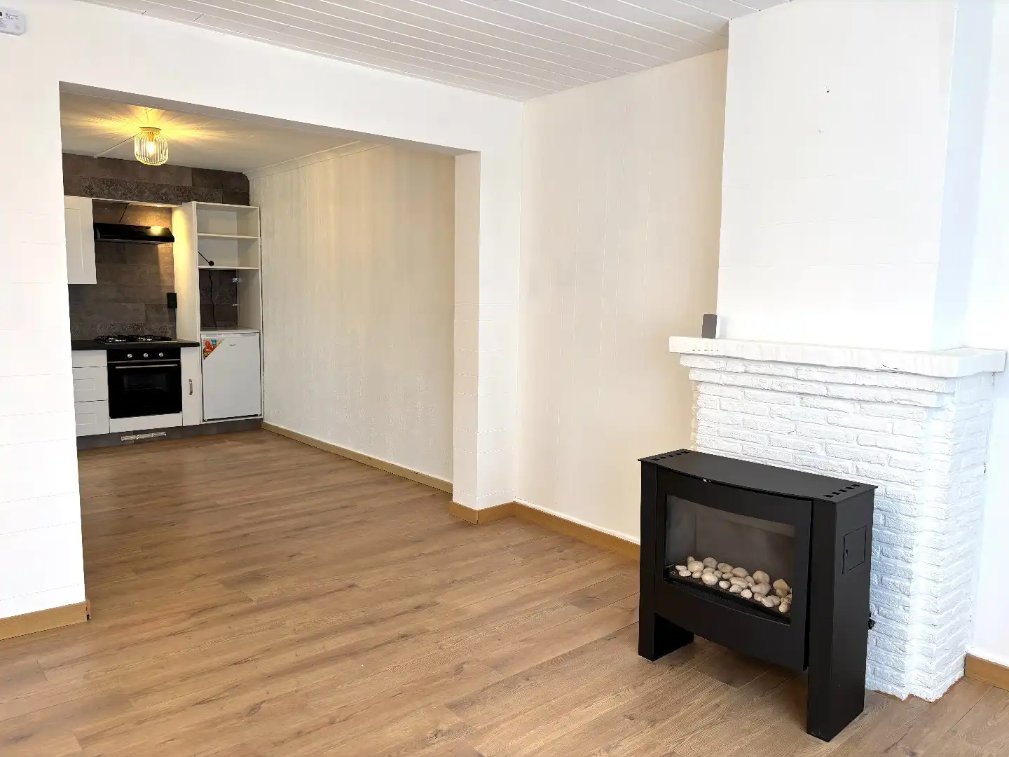 Gerenoveerde woning met garage nabij het centrum! foto 5