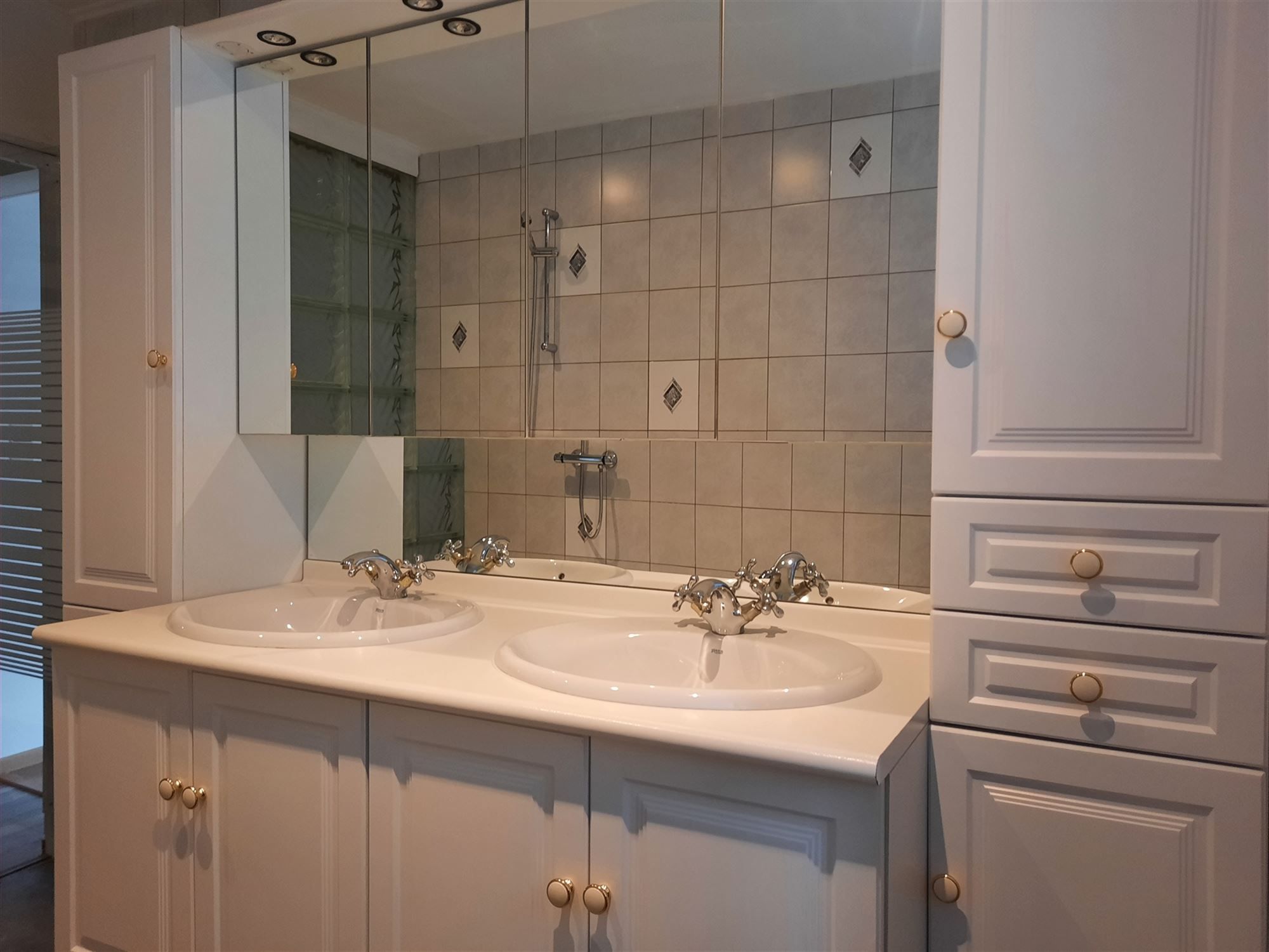 Vrijstaande woning op toplocatie in Genk foto 19
