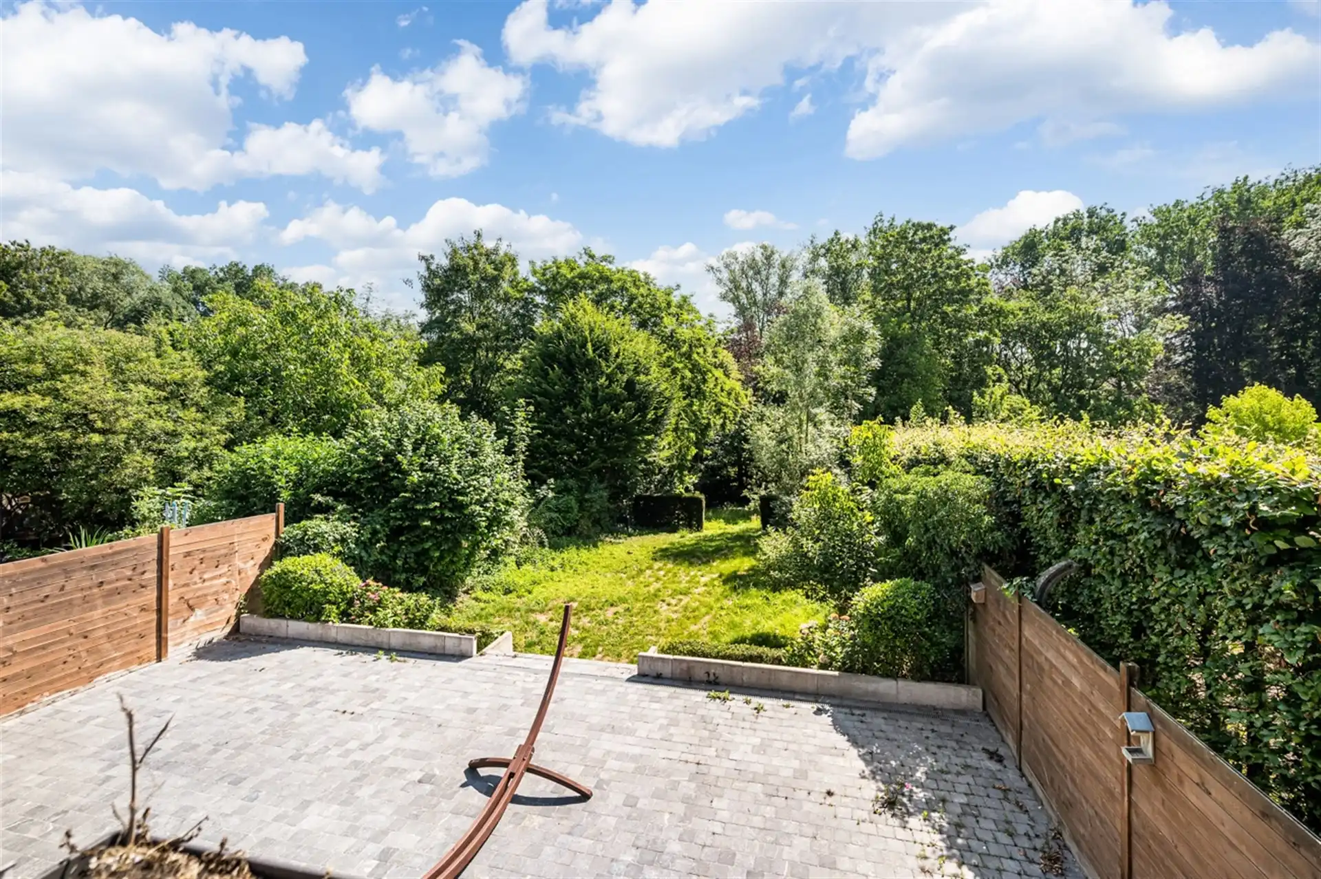 Prachtige HOB met vier slaapkamers, bureau en grote tuin foto 18