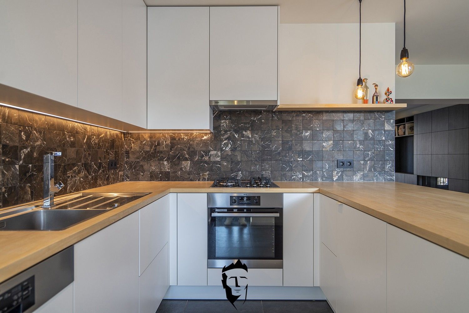 LUXUEUS WONEN foto 9